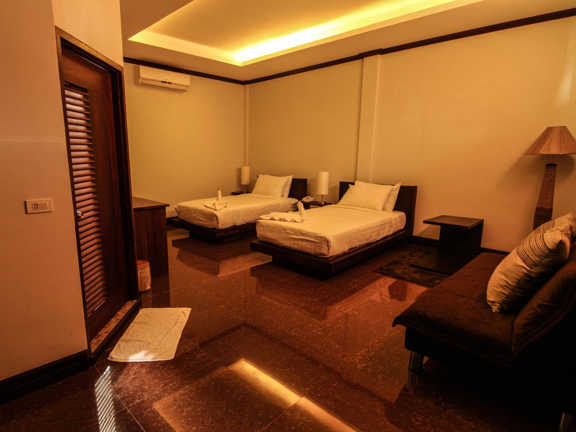 Luang Prabang Inn מראה חיצוני תמונה