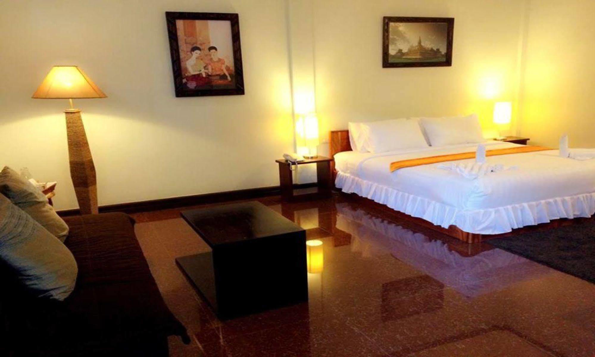 Luang Prabang Inn מראה חיצוני תמונה