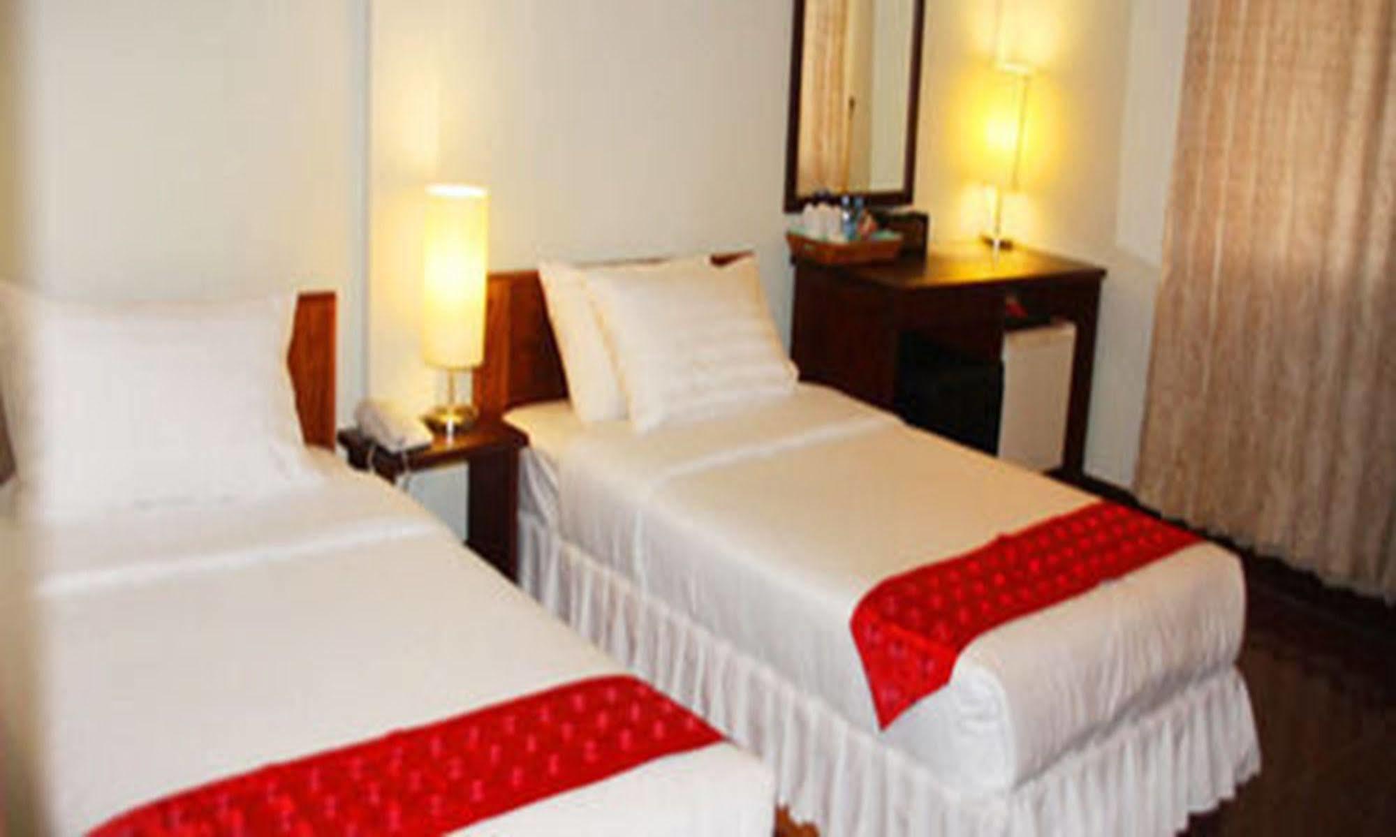Luang Prabang Inn מראה חיצוני תמונה