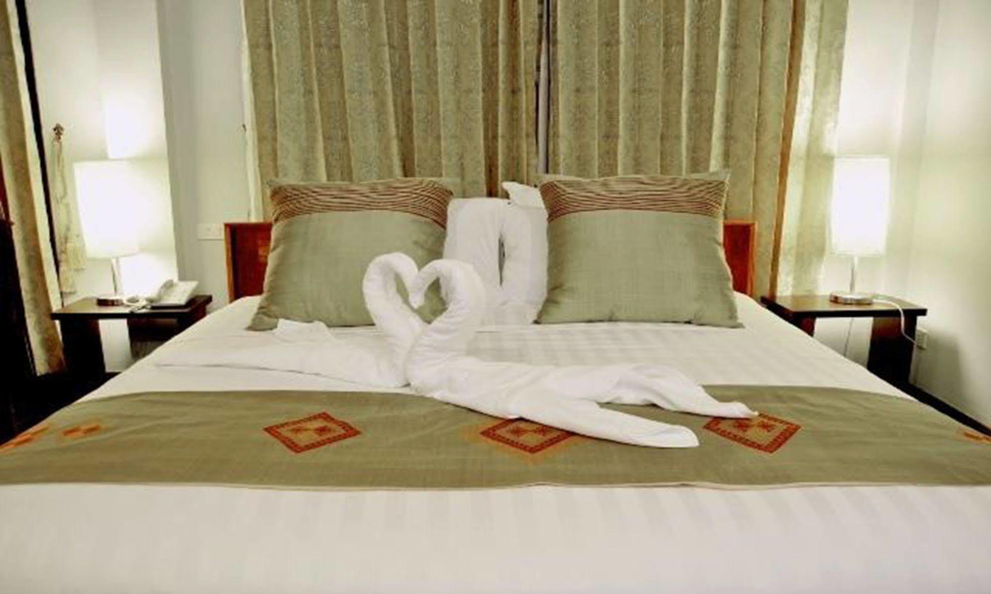 Luang Prabang Inn מראה חיצוני תמונה