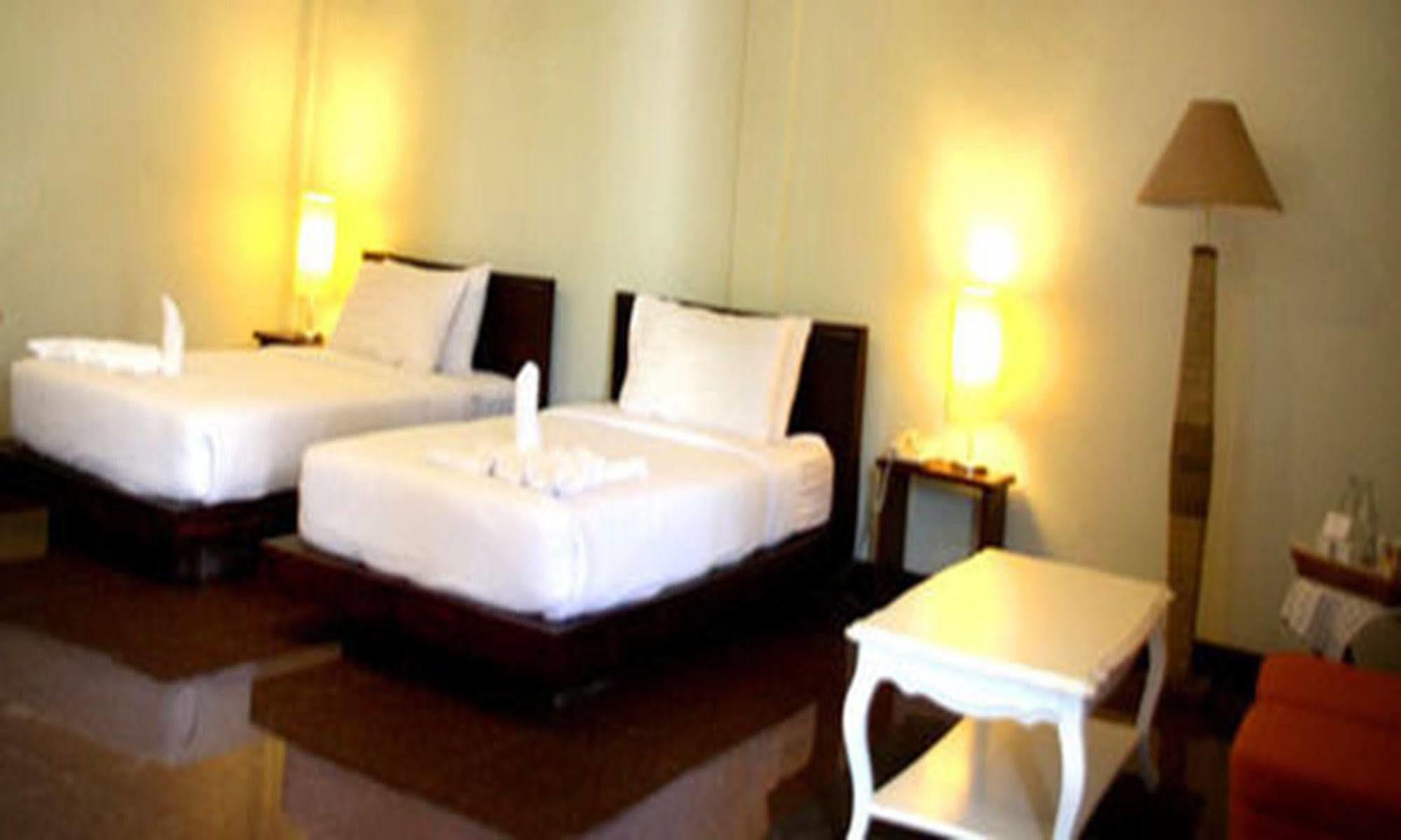 Luang Prabang Inn מראה חיצוני תמונה